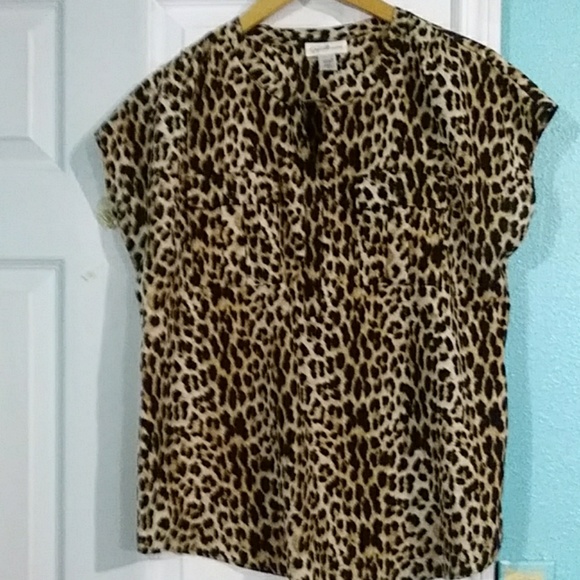 Short Sleeve blouse - Picture 7 of 8